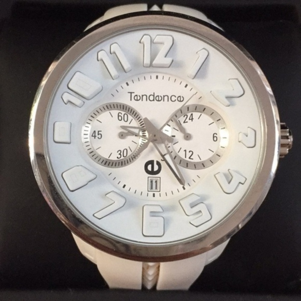 White Tendence men’s watch in MINT condition!!​